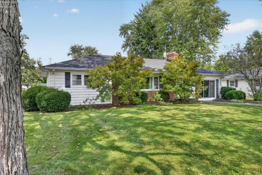 241 Montrose, Wellington, 44090, 4 Bedroom Bedrooms, ,2 BathroomBathrooms,Residential,For Sale,Montrose,20263770