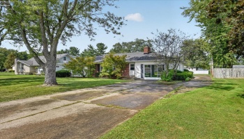 241 Montrose, Wellington, 44090, 4 Bedroom Bedrooms, ,2 BathroomBathrooms,Residential,For Sale,Montrose,20263770