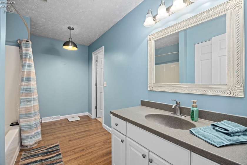 11203 Darrow Road, Vermilion, 44089, 3 Bedroom Bedrooms, ,3 BathroomBathrooms,Residential,For Sale,Darrow,20263783