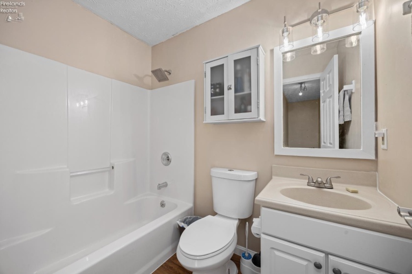 11203 Darrow Road, Vermilion, 44089, 3 Bedroom Bedrooms, ,3 BathroomBathrooms,Residential,For Sale,Darrow,20263783