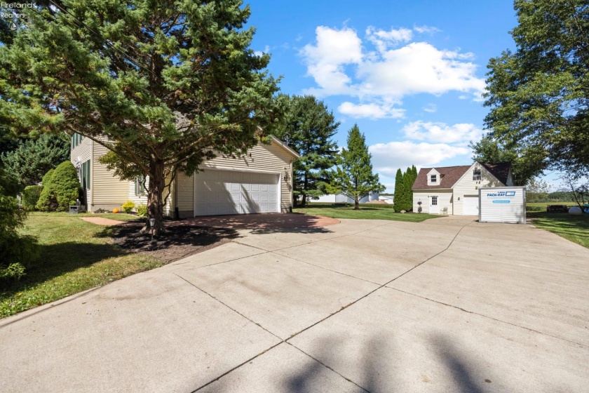 11203 Darrow Road, Vermilion, 44089, 3 Bedroom Bedrooms, ,3 BathroomBathrooms,Residential,For Sale,Darrow,20263783
