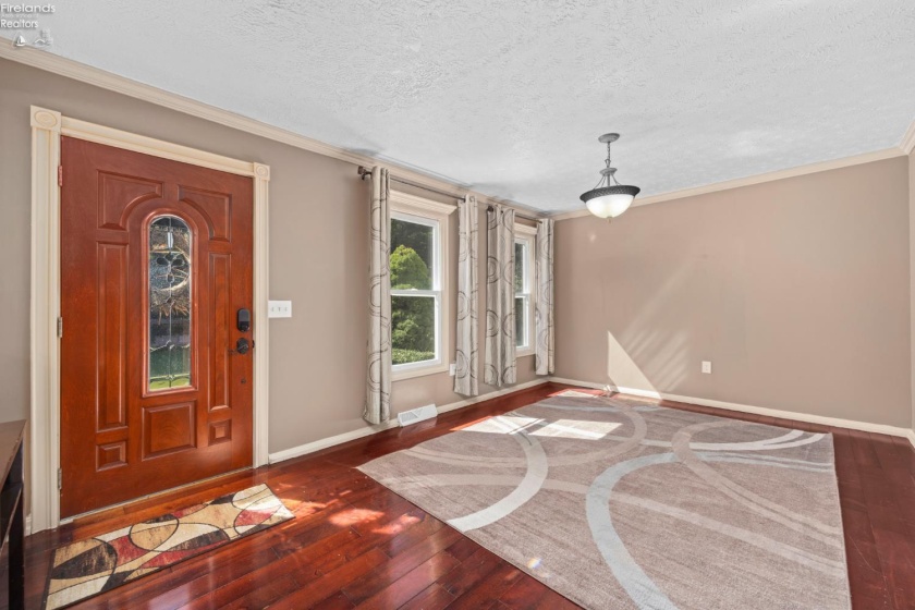 11203 Darrow Road, Vermilion, 44089, 3 Bedroom Bedrooms, ,3 BathroomBathrooms,Residential,For Sale,Darrow,20263783