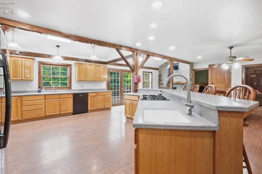 7506 Divelbiss Road, Other, 44822, 5 Bedroom Bedrooms, ,5 BathroomBathrooms,Residential,For Sale,Divelbiss,20263640