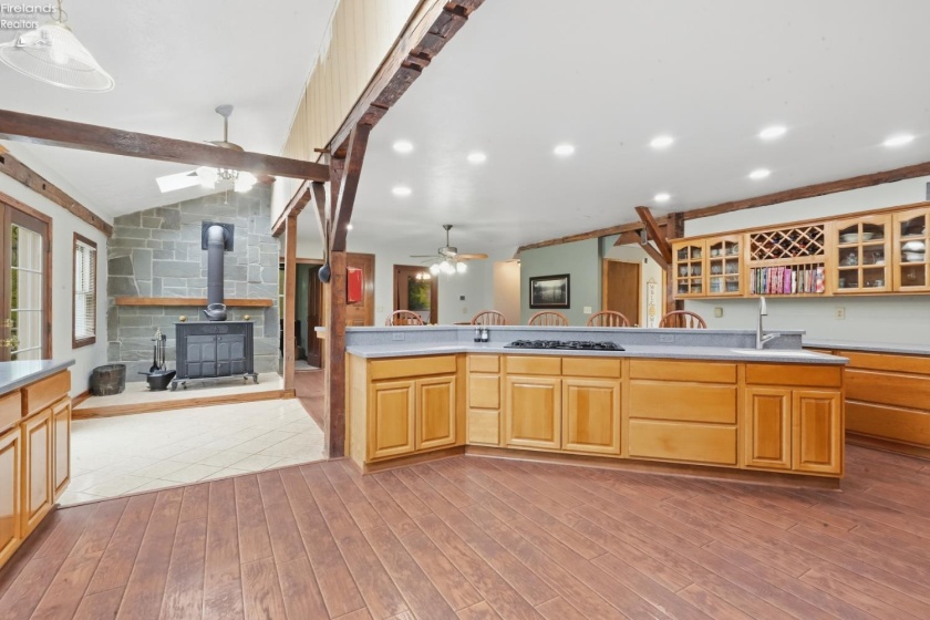 7506 Divelbiss Road, Other, 44822, 5 Bedroom Bedrooms, ,5 BathroomBathrooms,Residential,For Sale,Divelbiss,20263640