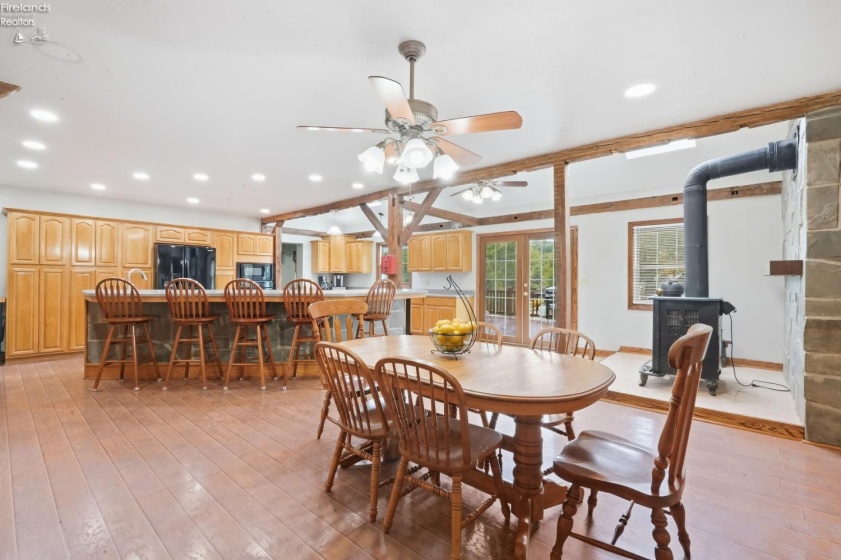 7506 Divelbiss Road, Other, 44822, 5 Bedroom Bedrooms, ,5 BathroomBathrooms,Residential,For Sale,Divelbiss,20263640