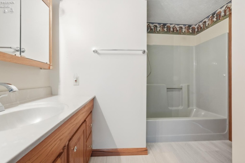 7506 Divelbiss Road, Other, 44822, 5 Bedroom Bedrooms, ,5 BathroomBathrooms,Residential,For Sale,Divelbiss,20263640