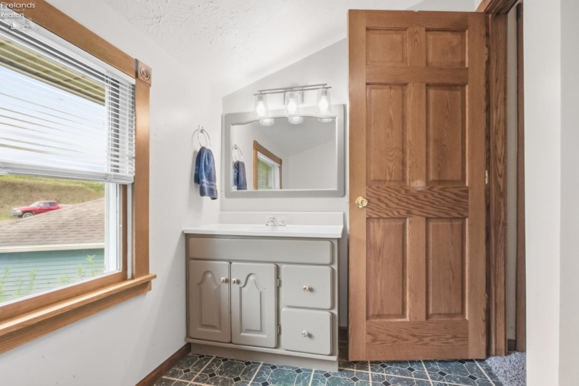 7506 Divelbiss Road, Other, 44822, 5 Bedroom Bedrooms, ,5 BathroomBathrooms,Residential,For Sale,Divelbiss,20263640