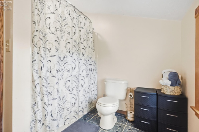 7506 Divelbiss Road, Other, 44822, 5 Bedroom Bedrooms, ,5 BathroomBathrooms,Residential,For Sale,Divelbiss,20263640