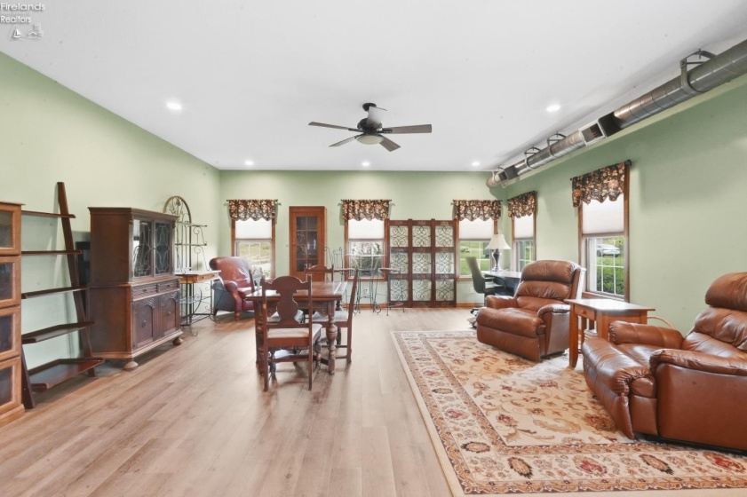 7506 Divelbiss Road, Other, 44822, 5 Bedroom Bedrooms, ,5 BathroomBathrooms,Residential,For Sale,Divelbiss,20263640