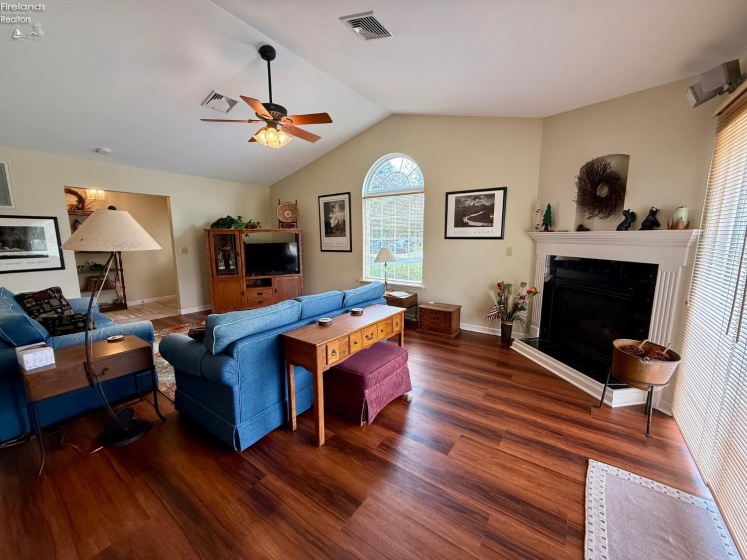 107 Parsons Street, Norwalk, 44857, 2 Bedroom Bedrooms, ,2 BathroomBathrooms,Residential,For Sale,Parsons,20263795