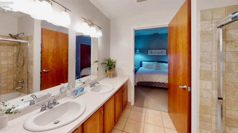 401 shoreline, Sandusky, 44870, 2 Bedroom Bedrooms, ,2 BathroomBathrooms,Residential,For Sale,shoreline,20263804