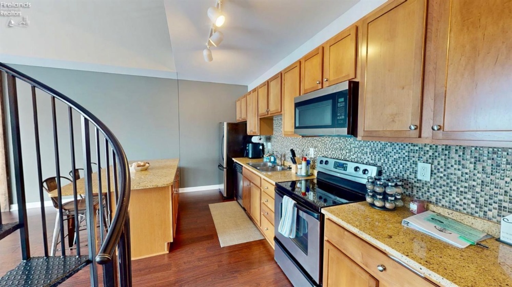 401 shoreline, Sandusky, 44870, 2 Bedroom Bedrooms, ,2 BathroomBathrooms,Residential,For Sale,shoreline,20263804