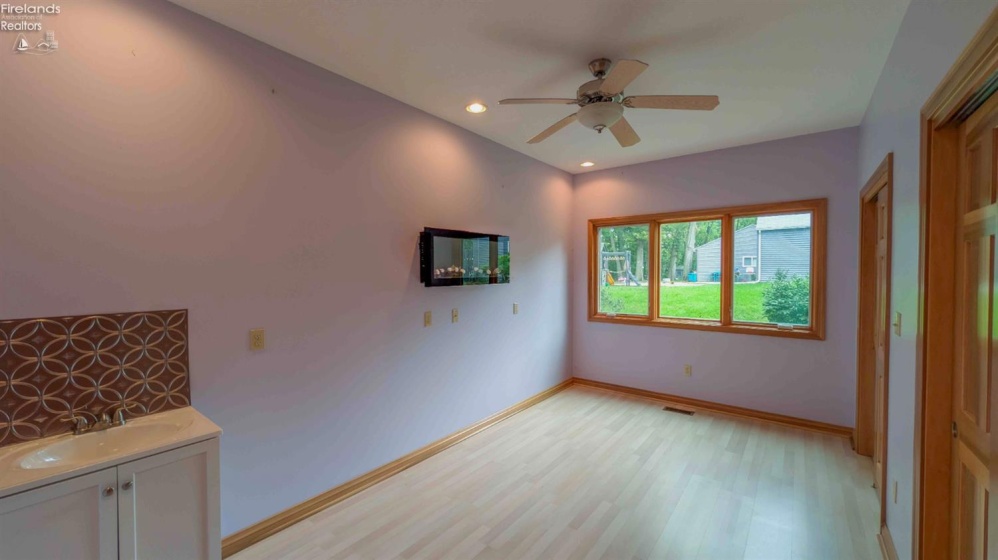 3770 Cliff Road, Port Clinton, 43452, 4 Bedroom Bedrooms, ,3 BathroomBathrooms,Residential,For Sale,Cliff,20263600
