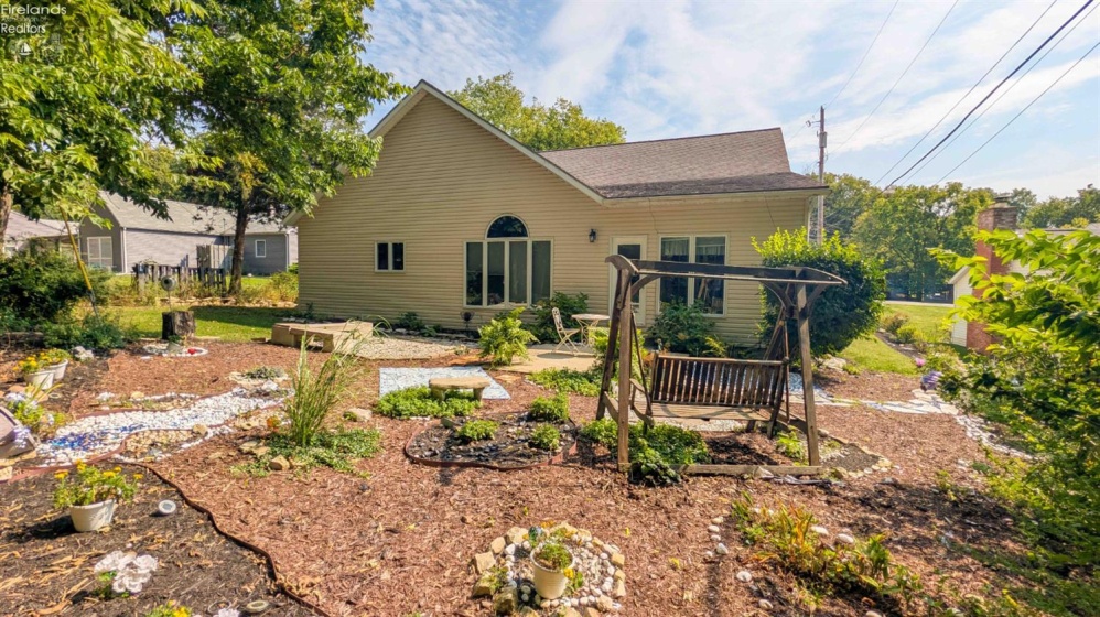 3770 Cliff Road, Port Clinton, 43452, 4 Bedroom Bedrooms, ,3 BathroomBathrooms,Residential,For Sale,Cliff,20263600