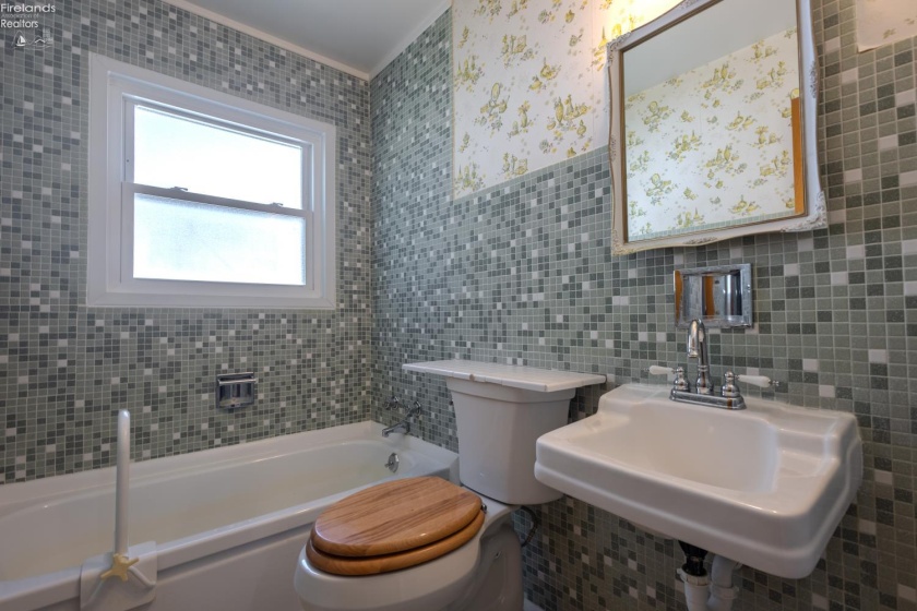 1311 Clinton Street, Sandusky, 44870, 3 Bedroom Bedrooms, ,1 BathroomBathrooms,Residential,For Sale,Clinton,20263810