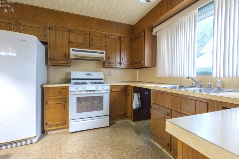 1311 Clinton Street, Sandusky, 44870, 3 Bedroom Bedrooms, ,1 BathroomBathrooms,Residential,For Sale,Clinton,20263810