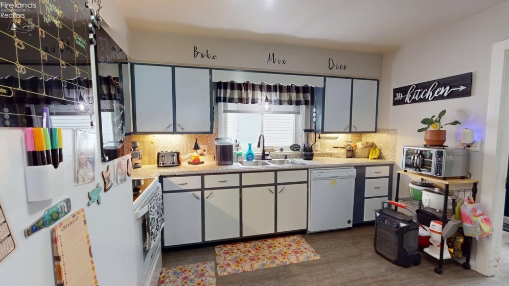 118 North Wood Street, Fremont, 43420, 4 Bedroom Bedrooms, ,2 BathroomBathrooms,Residential,For Sale,North Wood,20263799