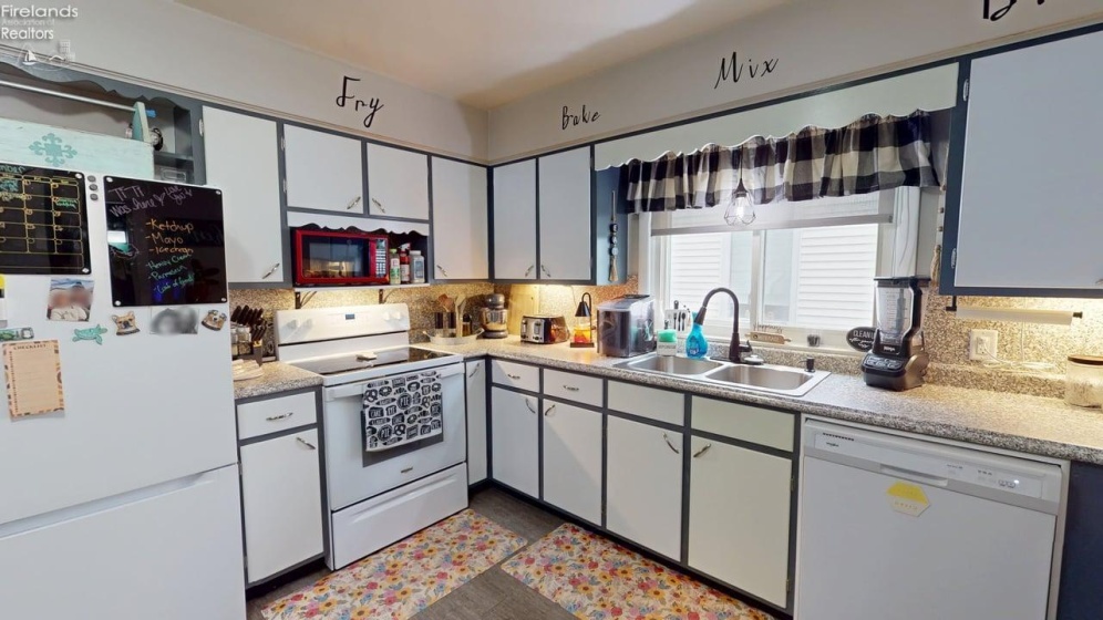 118 North Wood Street, Fremont, 43420, 4 Bedroom Bedrooms, ,2 BathroomBathrooms,Residential,For Sale,North Wood,20263799