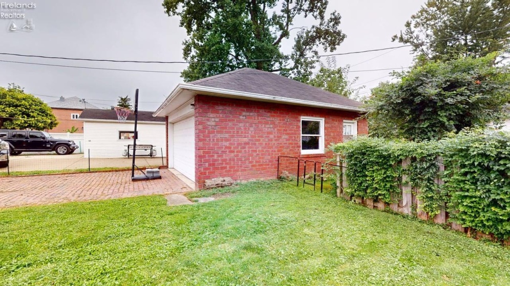 118 North Wood Street, Fremont, 43420, 4 Bedroom Bedrooms, ,2 BathroomBathrooms,Residential,For Sale,North Wood,20263799
