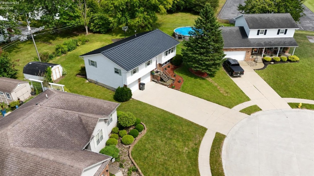 21 Timothy Avenue, Willard, 44890, 3 Bedroom Bedrooms, ,2 BathroomBathrooms,Residential,For Sale,Timothy,20263754
