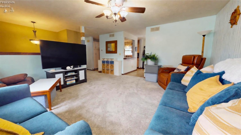 21 Timothy Avenue, Willard, 44890, 3 Bedroom Bedrooms, ,2 BathroomBathrooms,Residential,For Sale,Timothy,20263754