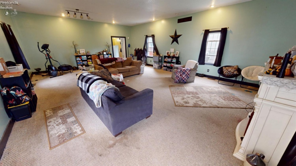 813 Main Street, Fostoria, 44830, 3 Bedroom Bedrooms, ,3 BathroomBathrooms,Residential,For Sale,Main,20263823