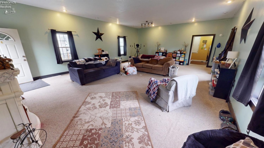 813 Main Street, Fostoria, 44830, 3 Bedroom Bedrooms, ,3 BathroomBathrooms,Residential,For Sale,Main,20263823