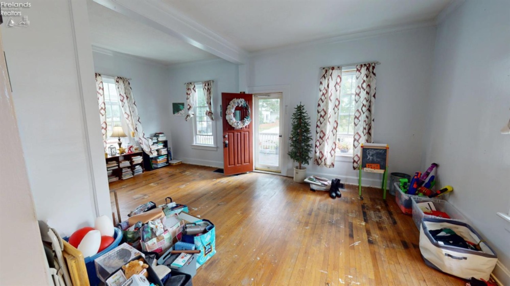813 Main Street, Fostoria, 44830, 3 Bedroom Bedrooms, ,3 BathroomBathrooms,Residential,For Sale,Main,20263823