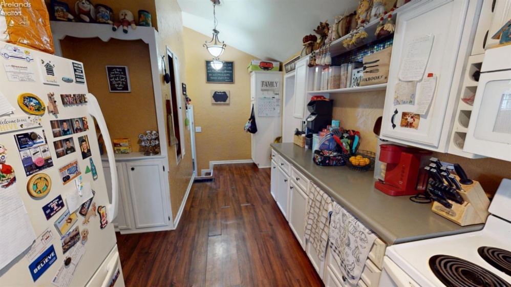 813 Main Street, Fostoria, 44830, 3 Bedroom Bedrooms, ,3 BathroomBathrooms,Residential,For Sale,Main,20263823