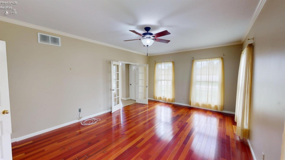 33 Ponds Side Drive, Fremont, 43420, 5 Bedroom Bedrooms, ,4 BathroomBathrooms,Residential,For Sale,Ponds Side,20263749