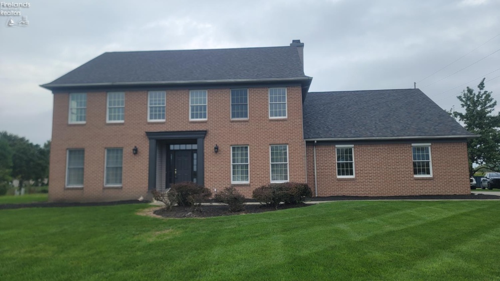 33 Ponds Side Drive, Fremont, 43420, 5 Bedroom Bedrooms, ,4 BathroomBathrooms,Residential,For Sale,Ponds Side,20263749