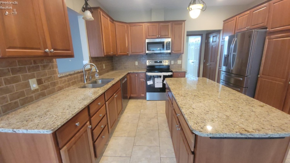 33 Ponds Side Drive, Fremont, 43420, 5 Bedroom Bedrooms, ,4 BathroomBathrooms,Residential,For Sale,Ponds Side,20263749