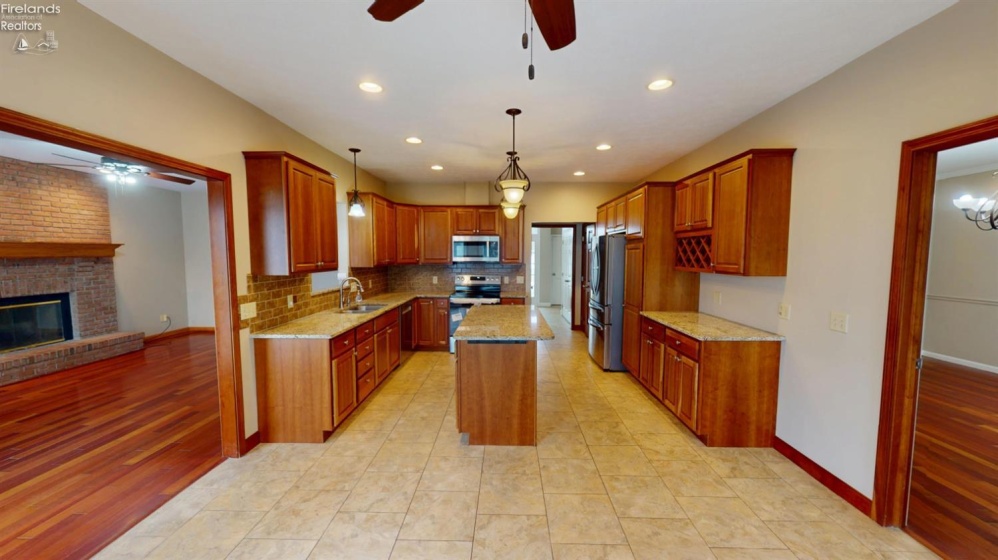 33 Ponds Side Drive, Fremont, 43420, 5 Bedroom Bedrooms, ,4 BathroomBathrooms,Residential,For Sale,Ponds Side,20263749