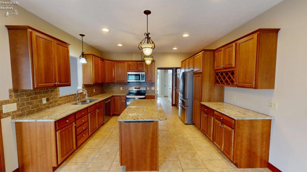 33 Ponds Side Drive, Fremont, 43420, 5 Bedroom Bedrooms, ,4 BathroomBathrooms,Residential,For Sale,Ponds Side,20263749