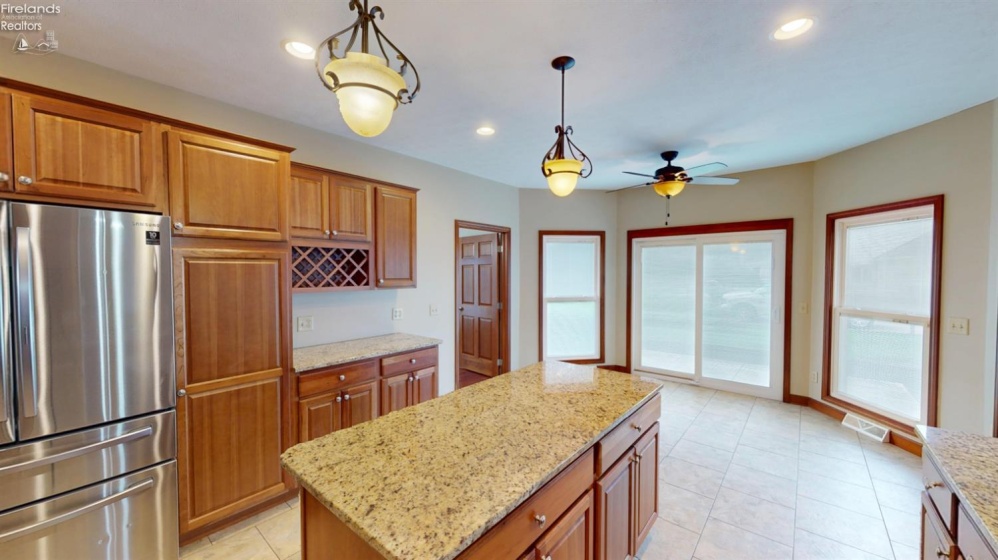 33 Ponds Side Drive, Fremont, 43420, 5 Bedroom Bedrooms, ,4 BathroomBathrooms,Residential,For Sale,Ponds Side,20263749