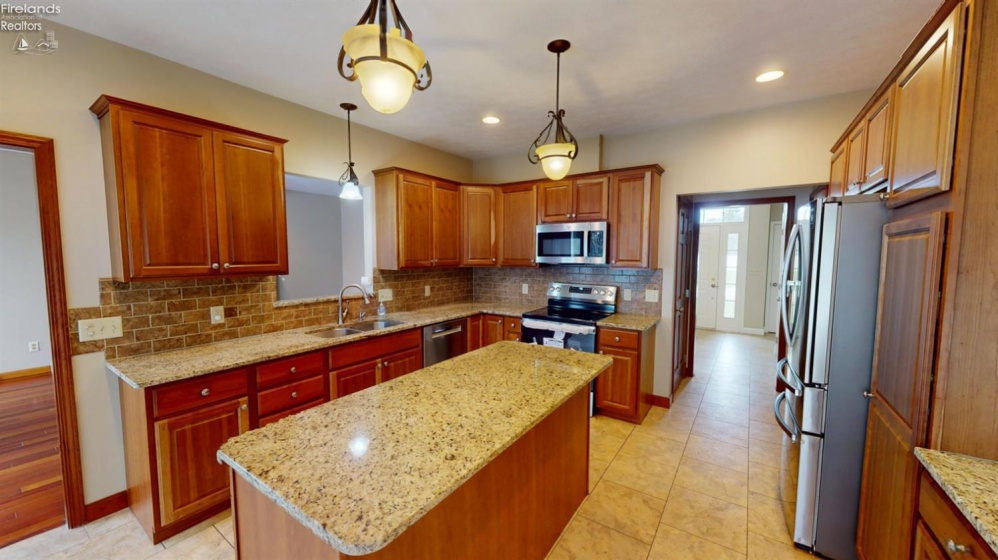 33 Ponds Side Drive, Fremont, 43420, 5 Bedroom Bedrooms, ,4 BathroomBathrooms,Residential,For Sale,Ponds Side,20263749