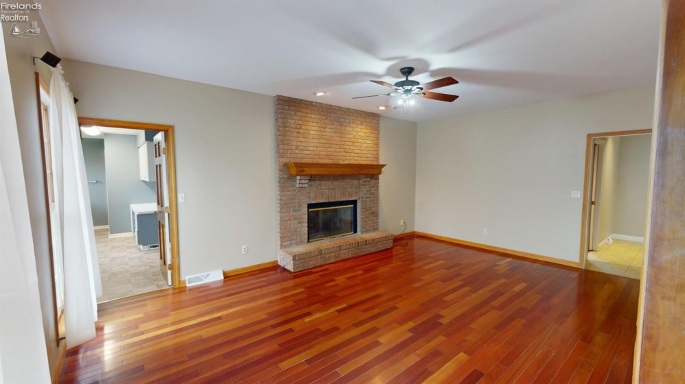 33 Ponds Side Drive, Fremont, 43420, 5 Bedroom Bedrooms, ,4 BathroomBathrooms,Residential,For Sale,Ponds Side,20263749