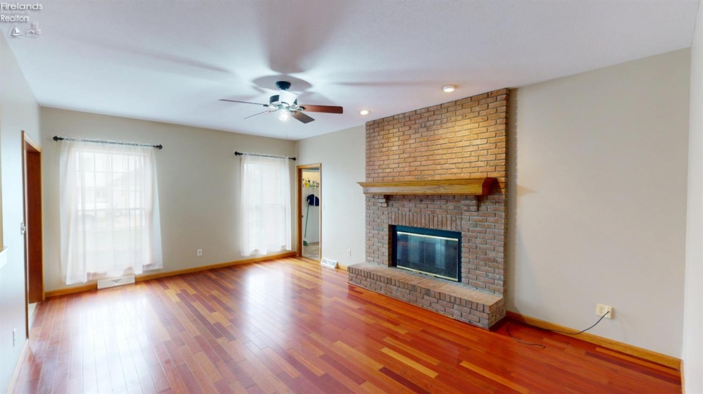 33 Ponds Side Drive, Fremont, 43420, 5 Bedroom Bedrooms, ,4 BathroomBathrooms,Residential,For Sale,Ponds Side,20263749