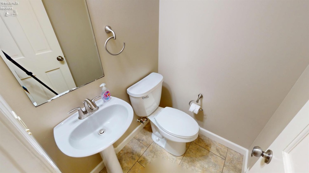 33 Ponds Side Drive, Fremont, 43420, 5 Bedroom Bedrooms, ,4 BathroomBathrooms,Residential,For Sale,Ponds Side,20263749