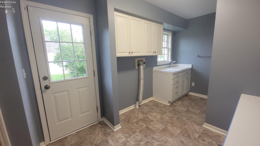 33 Ponds Side Drive, Fremont, 43420, 5 Bedroom Bedrooms, ,4 BathroomBathrooms,Residential,For Sale,Ponds Side,20263749