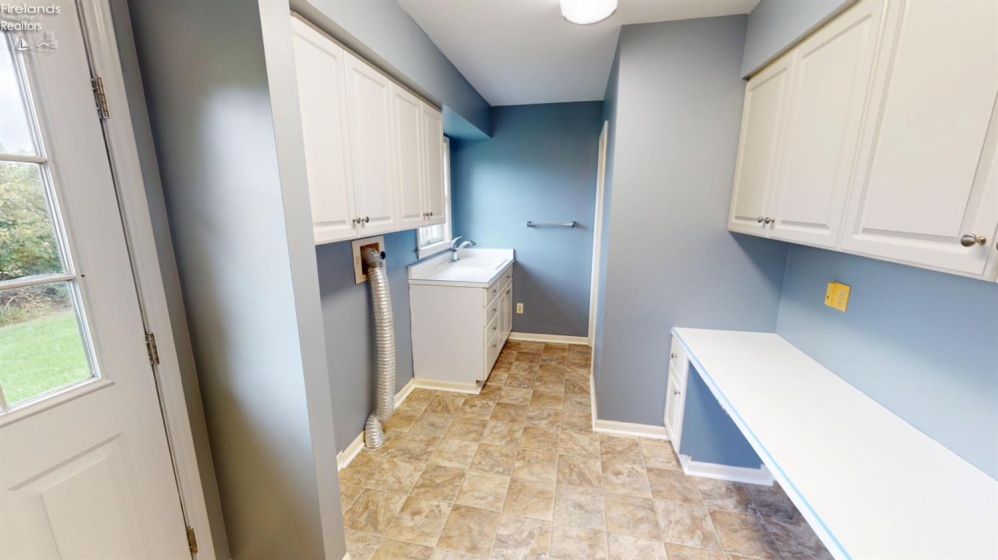33 Ponds Side Drive, Fremont, 43420, 5 Bedroom Bedrooms, ,4 BathroomBathrooms,Residential,For Sale,Ponds Side,20263749