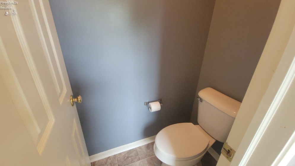33 Ponds Side Drive, Fremont, 43420, 5 Bedroom Bedrooms, ,4 BathroomBathrooms,Residential,For Sale,Ponds Side,20263749
