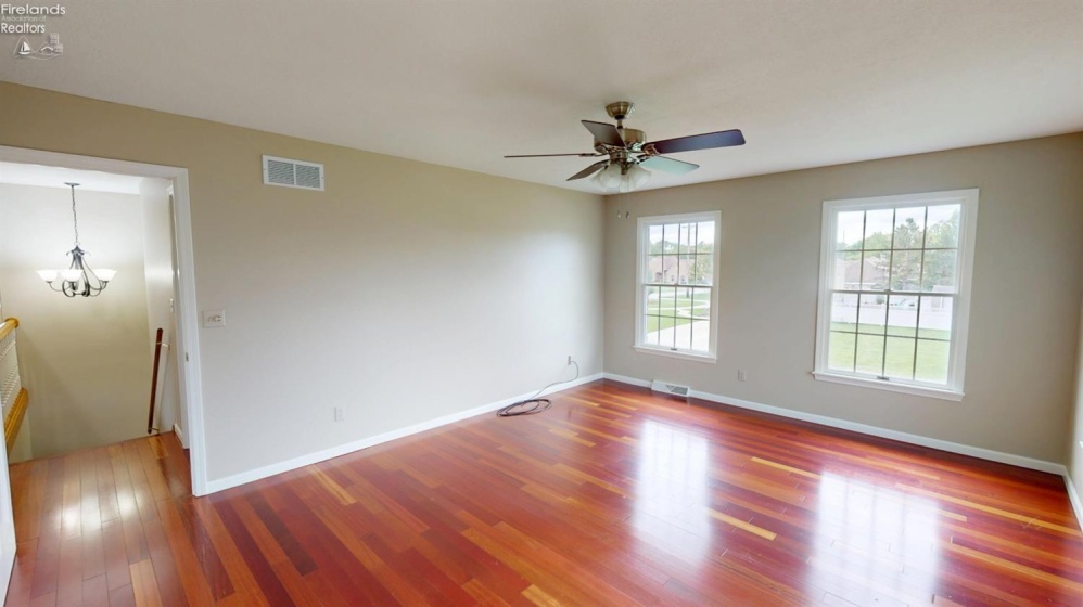 33 Ponds Side Drive, Fremont, 43420, 5 Bedroom Bedrooms, ,4 BathroomBathrooms,Residential,For Sale,Ponds Side,20263749