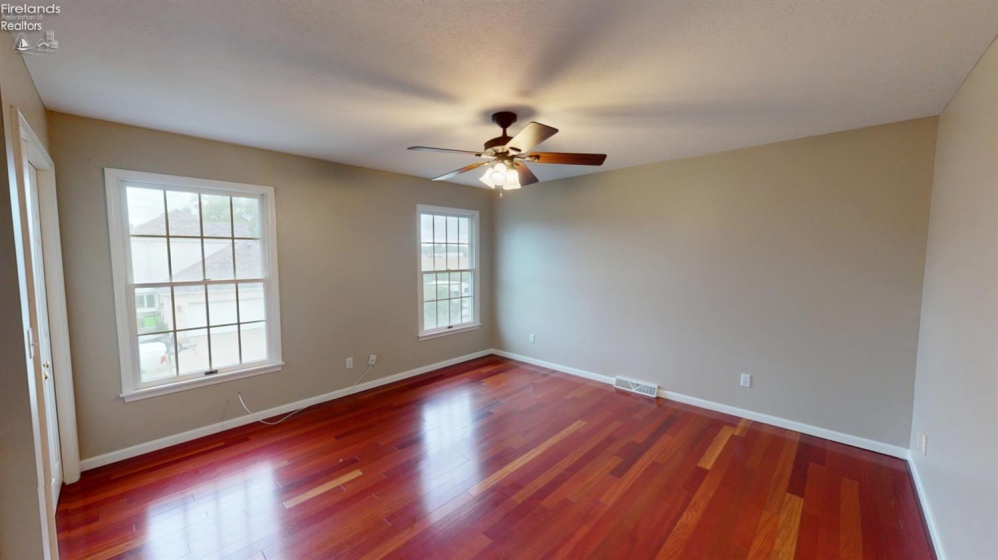 33 Ponds Side Drive, Fremont, 43420, 5 Bedroom Bedrooms, ,4 BathroomBathrooms,Residential,For Sale,Ponds Side,20263749