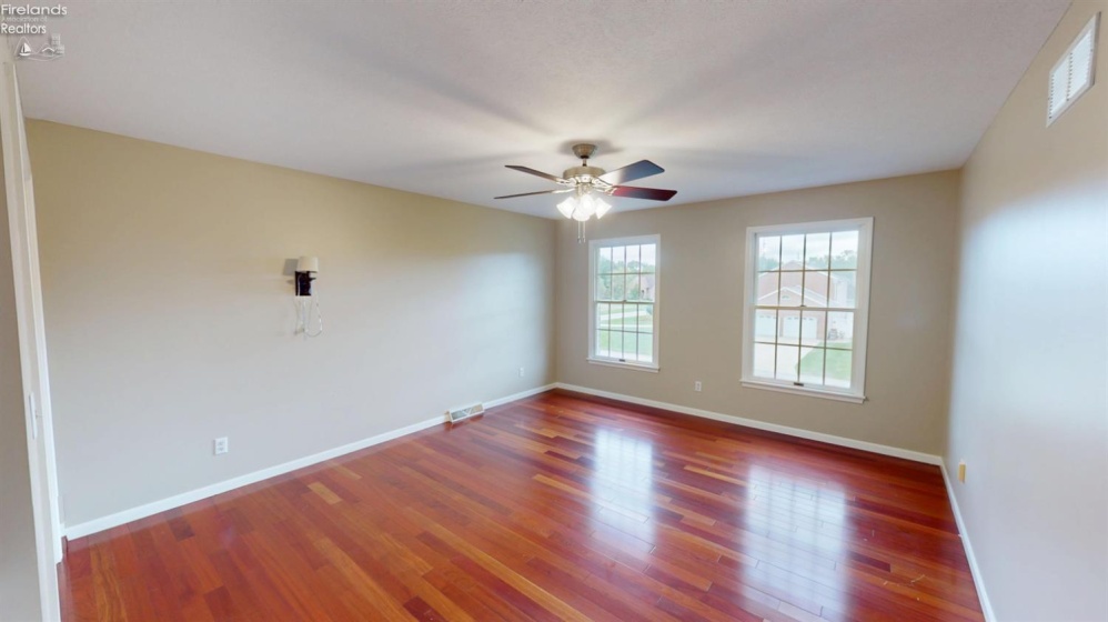 33 Ponds Side Drive, Fremont, 43420, 5 Bedroom Bedrooms, ,4 BathroomBathrooms,Residential,For Sale,Ponds Side,20263749