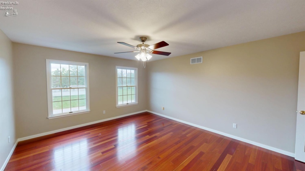 33 Ponds Side Drive, Fremont, 43420, 5 Bedroom Bedrooms, ,4 BathroomBathrooms,Residential,For Sale,Ponds Side,20263749