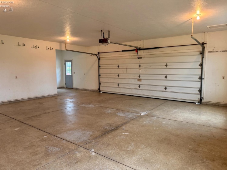 33 Ponds Side Drive, Fremont, 43420, 5 Bedroom Bedrooms, ,4 BathroomBathrooms,Residential,For Sale,Ponds Side,20263749