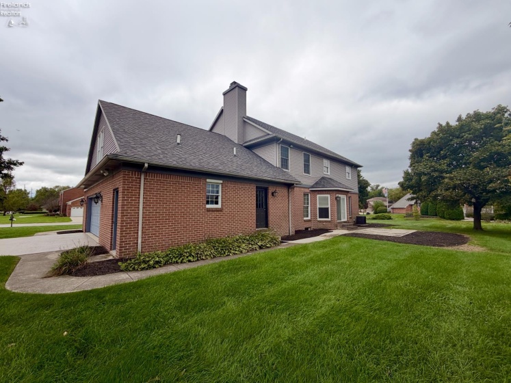 33 Ponds Side Drive, Fremont, 43420, 5 Bedroom Bedrooms, ,4 BathroomBathrooms,Residential,For Sale,Ponds Side,20263749