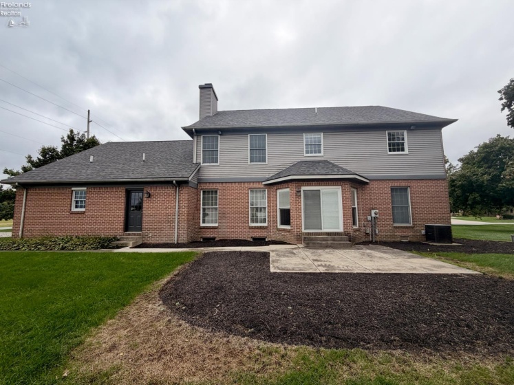 33 Ponds Side Drive, Fremont, 43420, 5 Bedroom Bedrooms, ,4 BathroomBathrooms,Residential,For Sale,Ponds Side,20263749