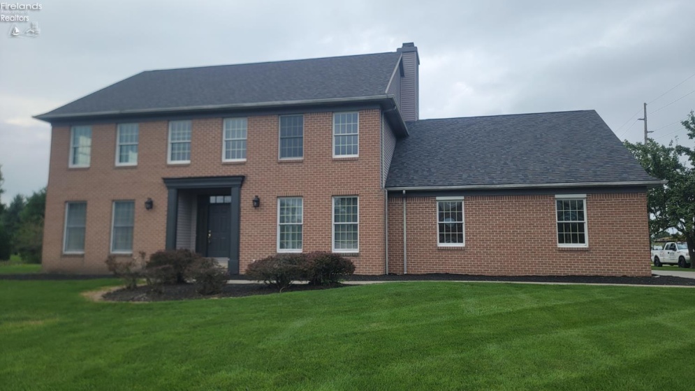 33 Ponds Side Drive, Fremont, 43420, 5 Bedroom Bedrooms, ,4 BathroomBathrooms,Residential,For Sale,Ponds Side,20263749